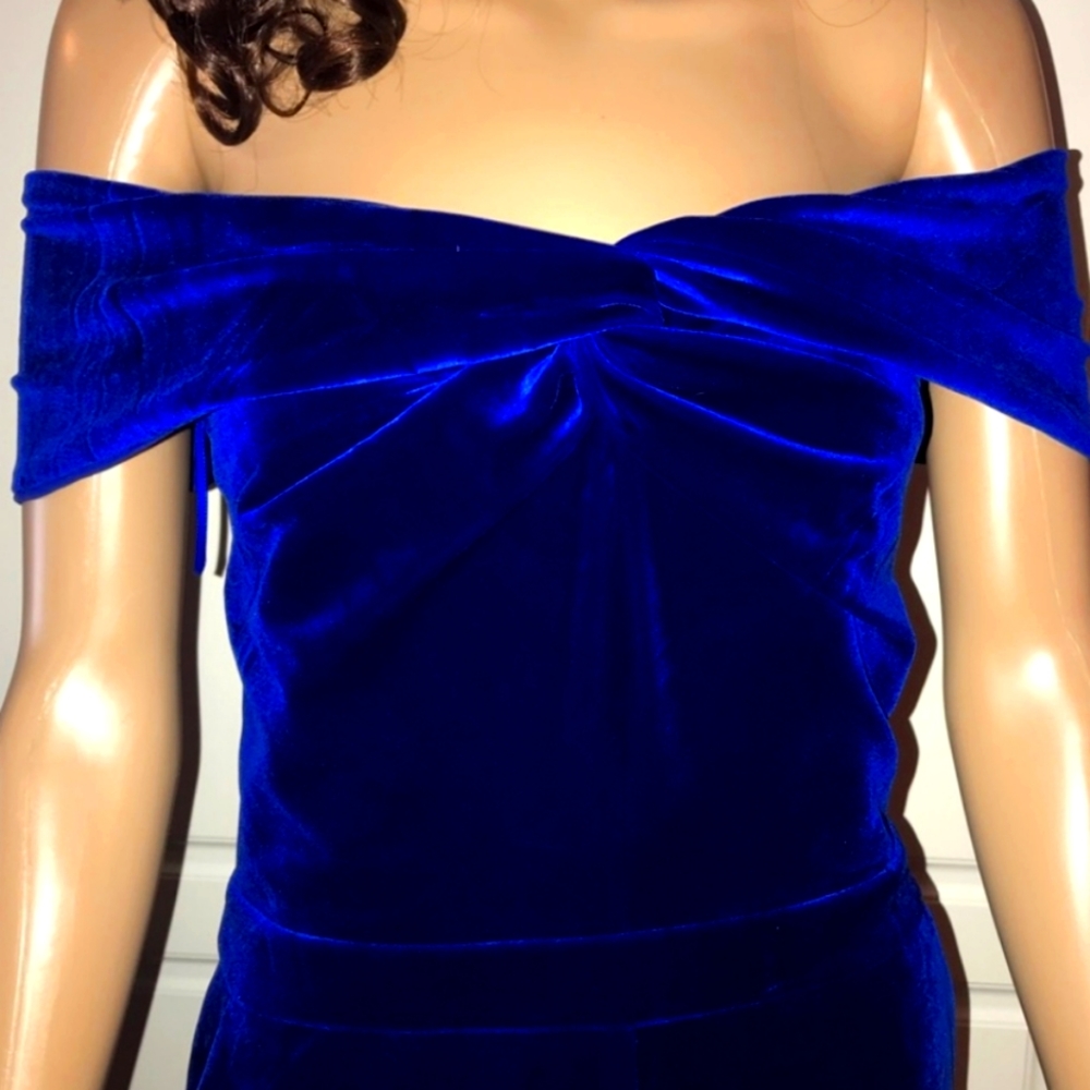 Beautiful off-shoulder cobalt blue velvet jumper